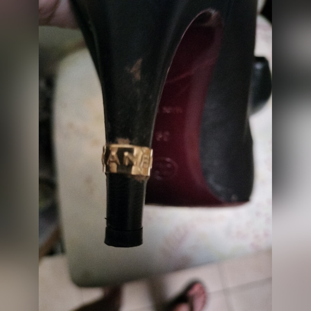 Chanel Authentic 👠 Heels - Picture 3 of 9